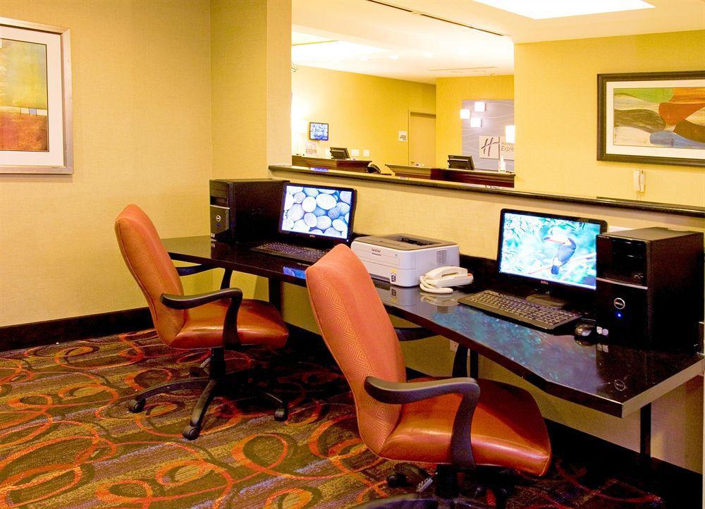 Holiday Inn Express Uvalde, An Ihg Hotel Fasilitas foto