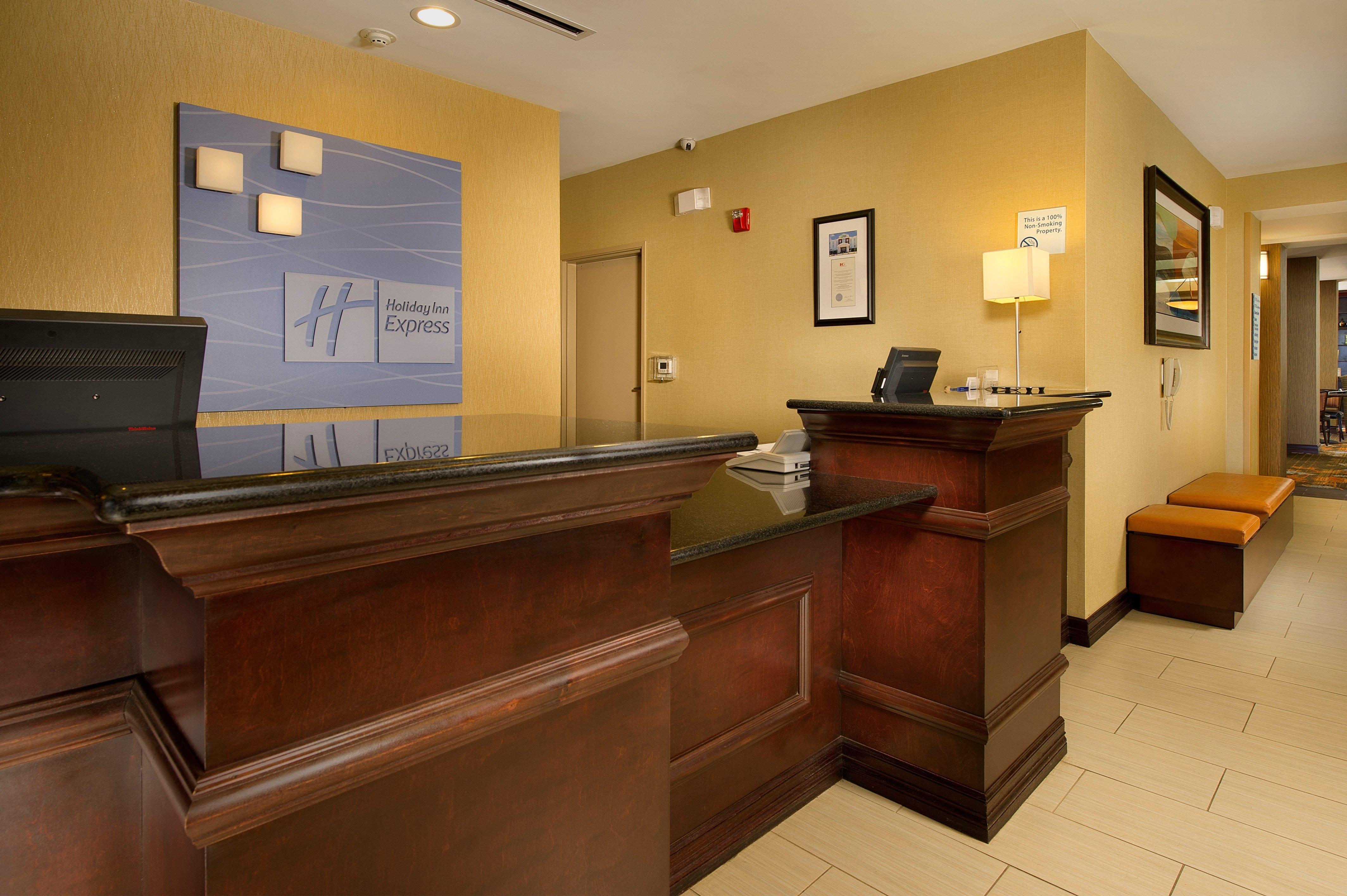 Holiday Inn Express Uvalde, An Ihg Hotel Bagian luar foto